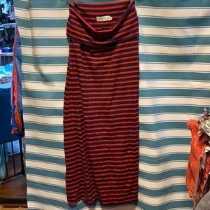 Fighting Eel Hawai’i- long fitted skirt.